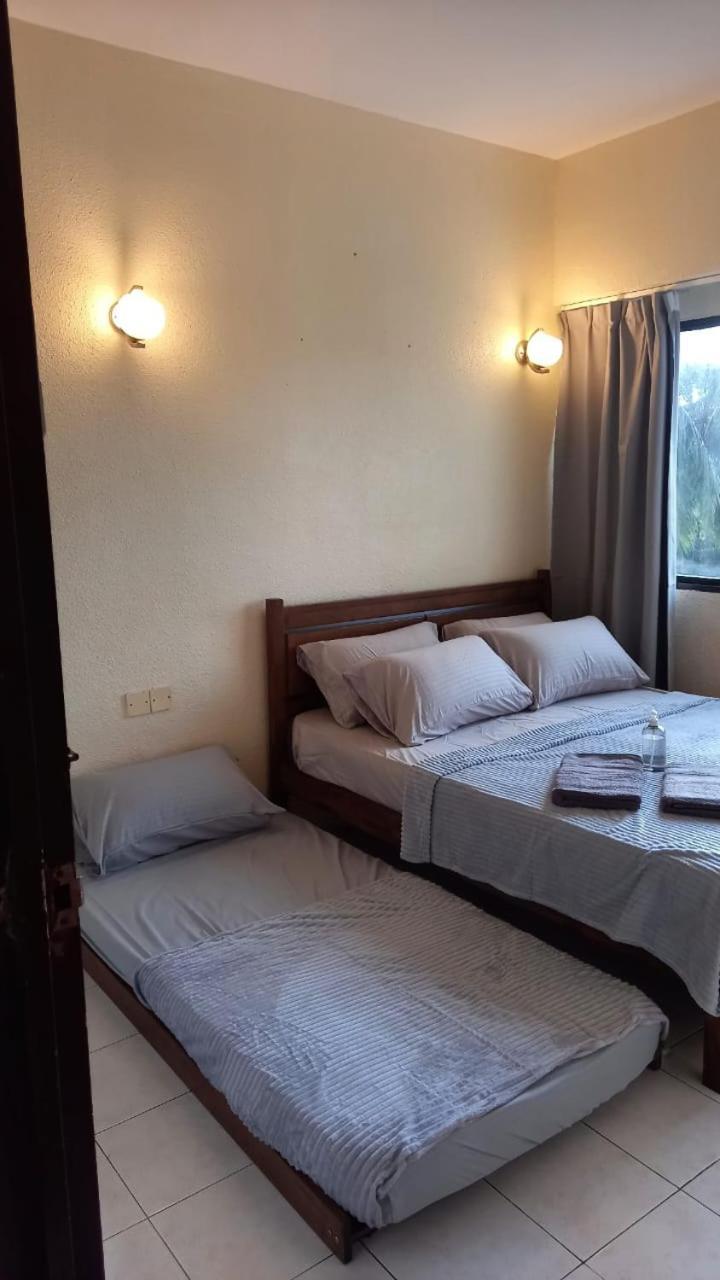 Seaput Srisayang Apartman Batu Ferringhi Kültér fotó